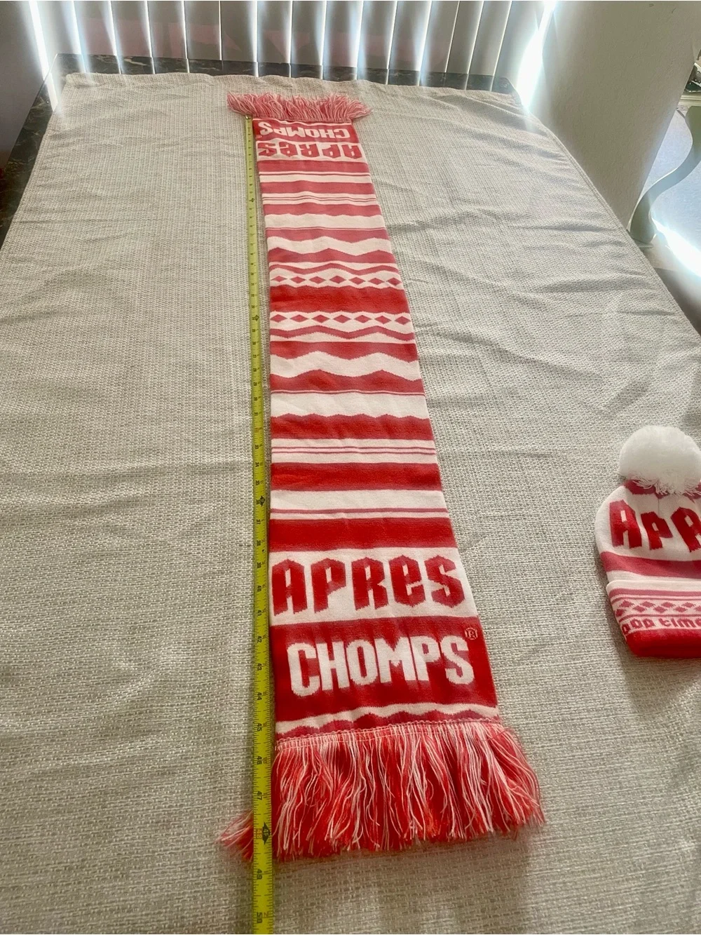 CHOMPS Après Ski Red White Beanie & Scarf Set Pom Pom